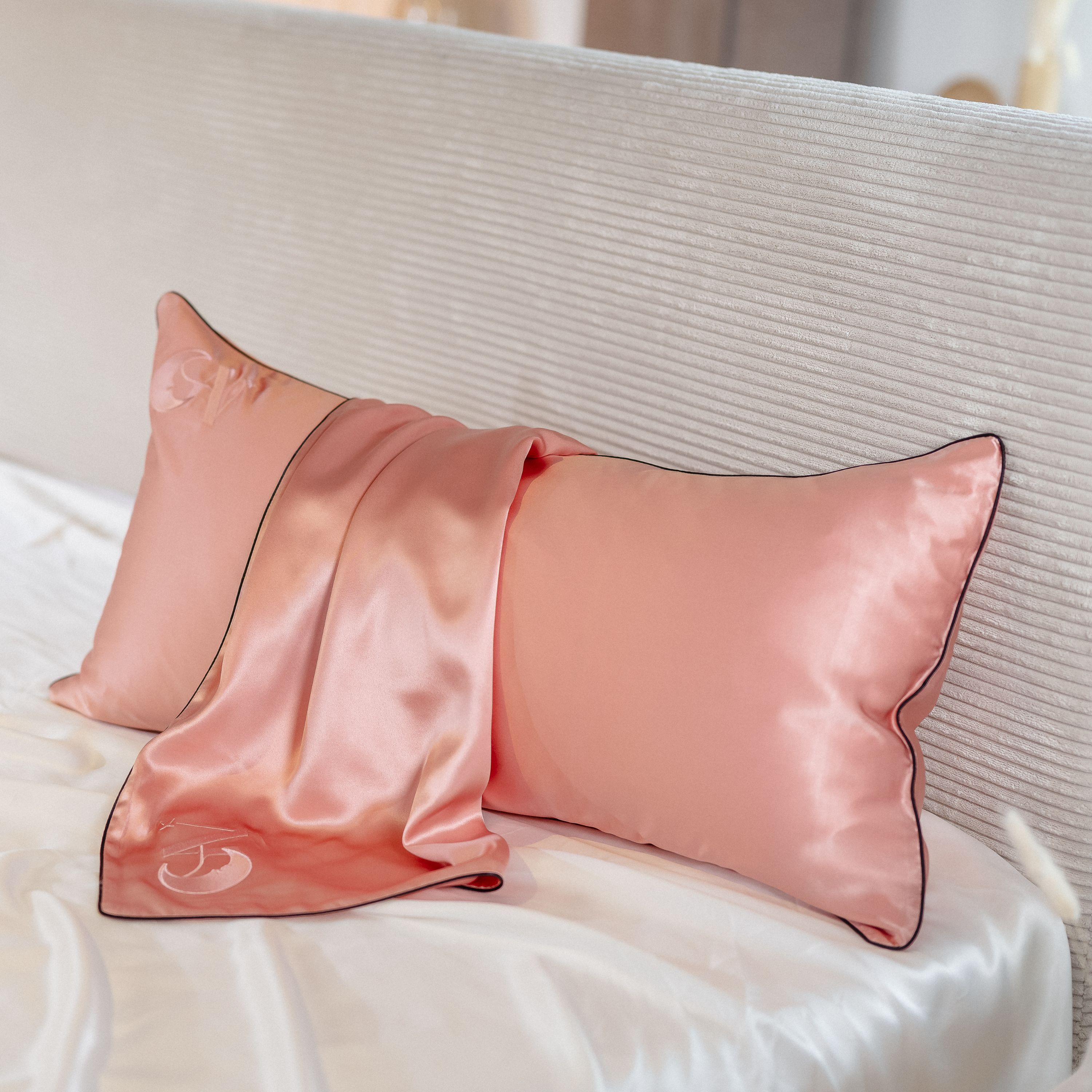Federa in seta di gelso 22 Momme 50x80 cm color rosa antico bordo cordonato nero