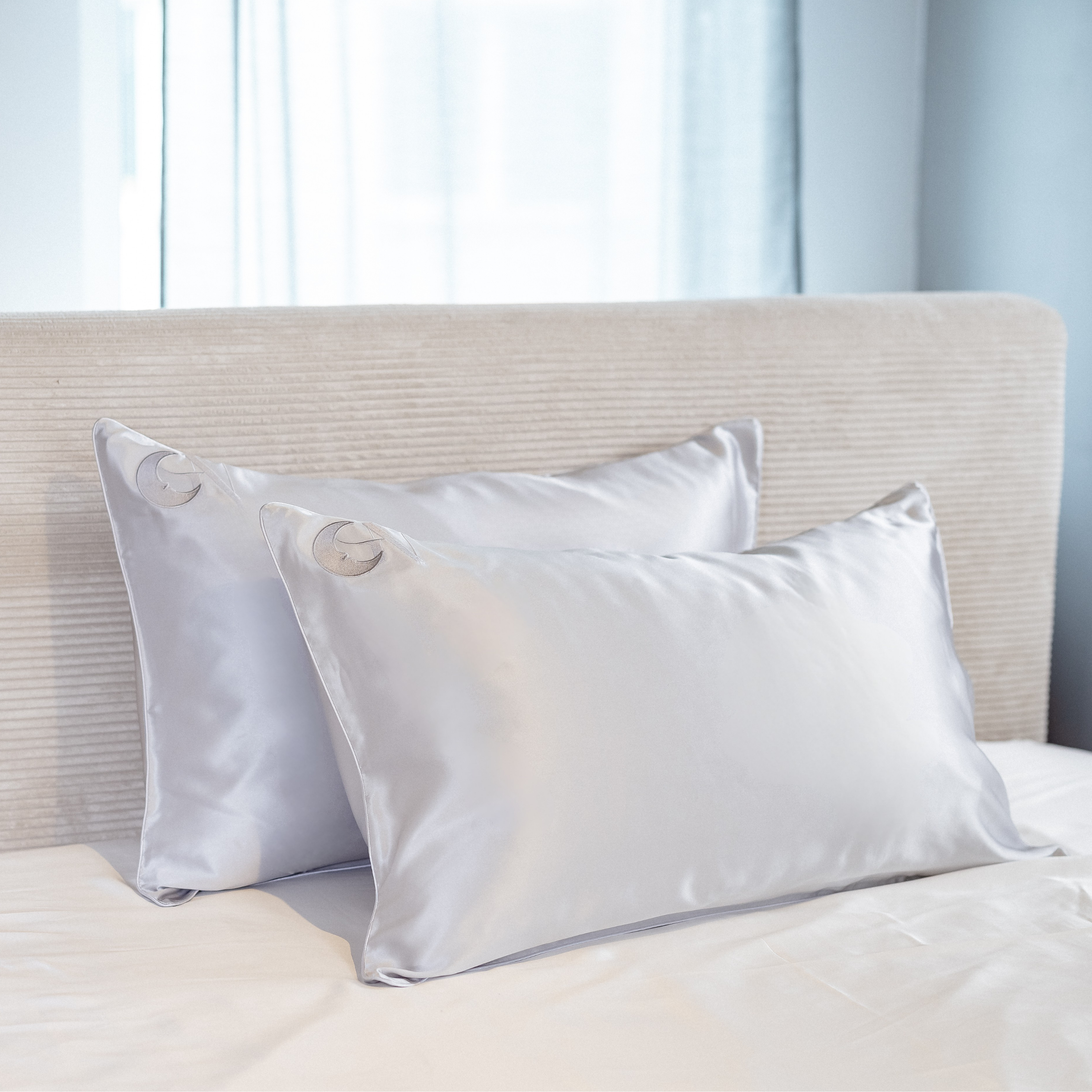 Federa in seta 50×80 in 100% pura seta (22 Momme, Classe 6A) di GN Glowy Nights® – federa di seta dermatologicamente testata, effetto anti-crespo, per capelli morbidi e una pelle luminosa