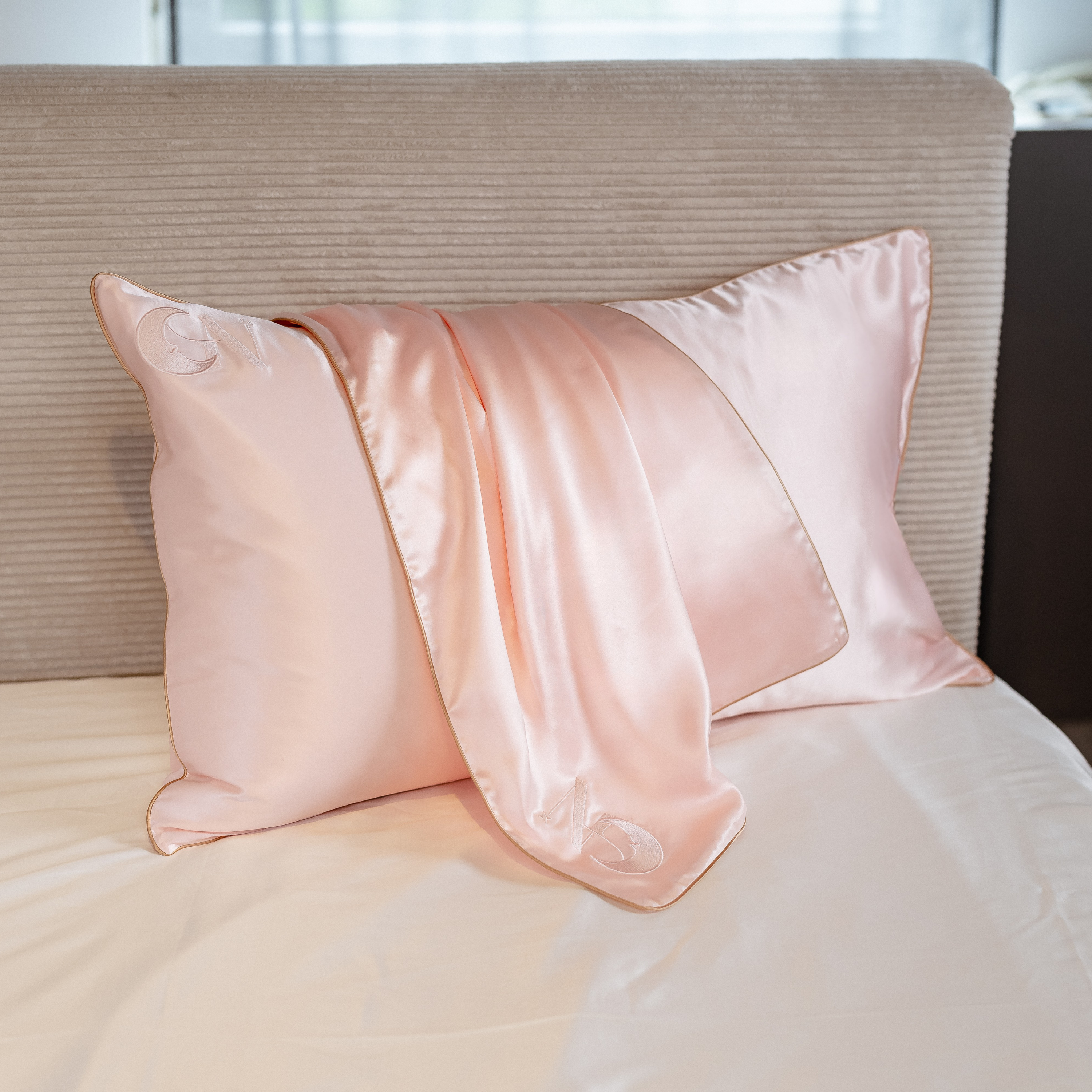 Federa in seta 50×80 in 100% pura seta (22 Momme, Classe 6A) di GN Glowy Nights® – federa di seta dermatologicamente testata, effetto anti-crespo, per capelli morbidi e una pelle luminosa