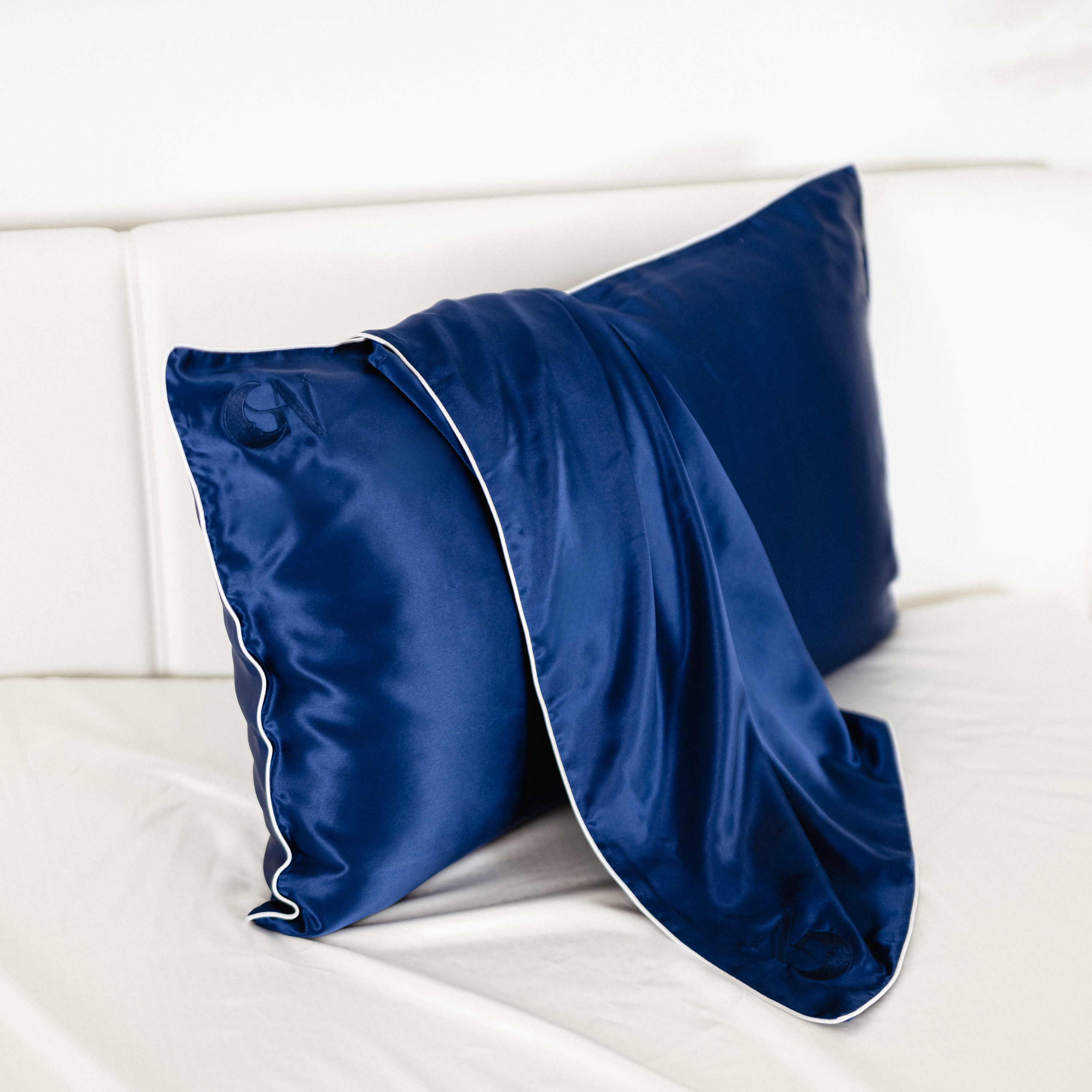 Federa in seta 50×80 in 100% pura seta (22 Momme, Classe 6A) di GN Glowy Nights® –  federa di seta dermatologicamente testata, effetto anti-crespo, per capelli morbidi e una pelle luminosa