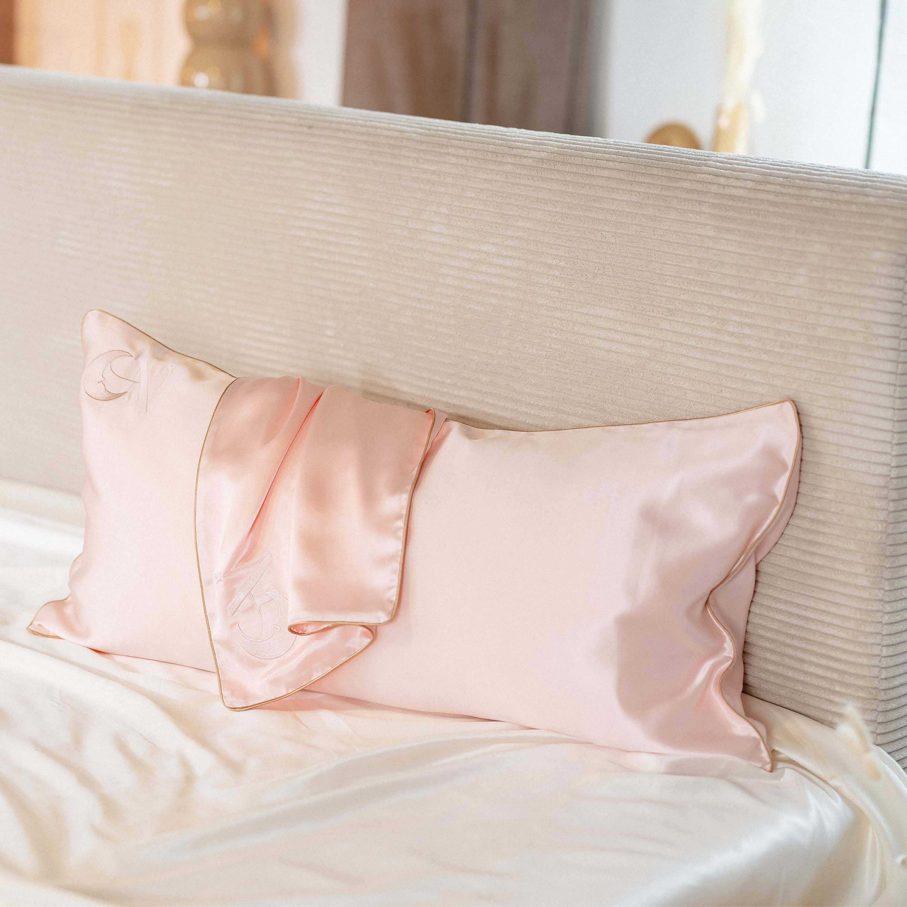 Federa in seta 50×80 in 100% pura seta (22 Momme, Classe 6A) di GN Glowy Nights® –  federa di seta dermatologicamente testata, effetto anti-crespo, per capelli morbidi e una pelle luminosa
