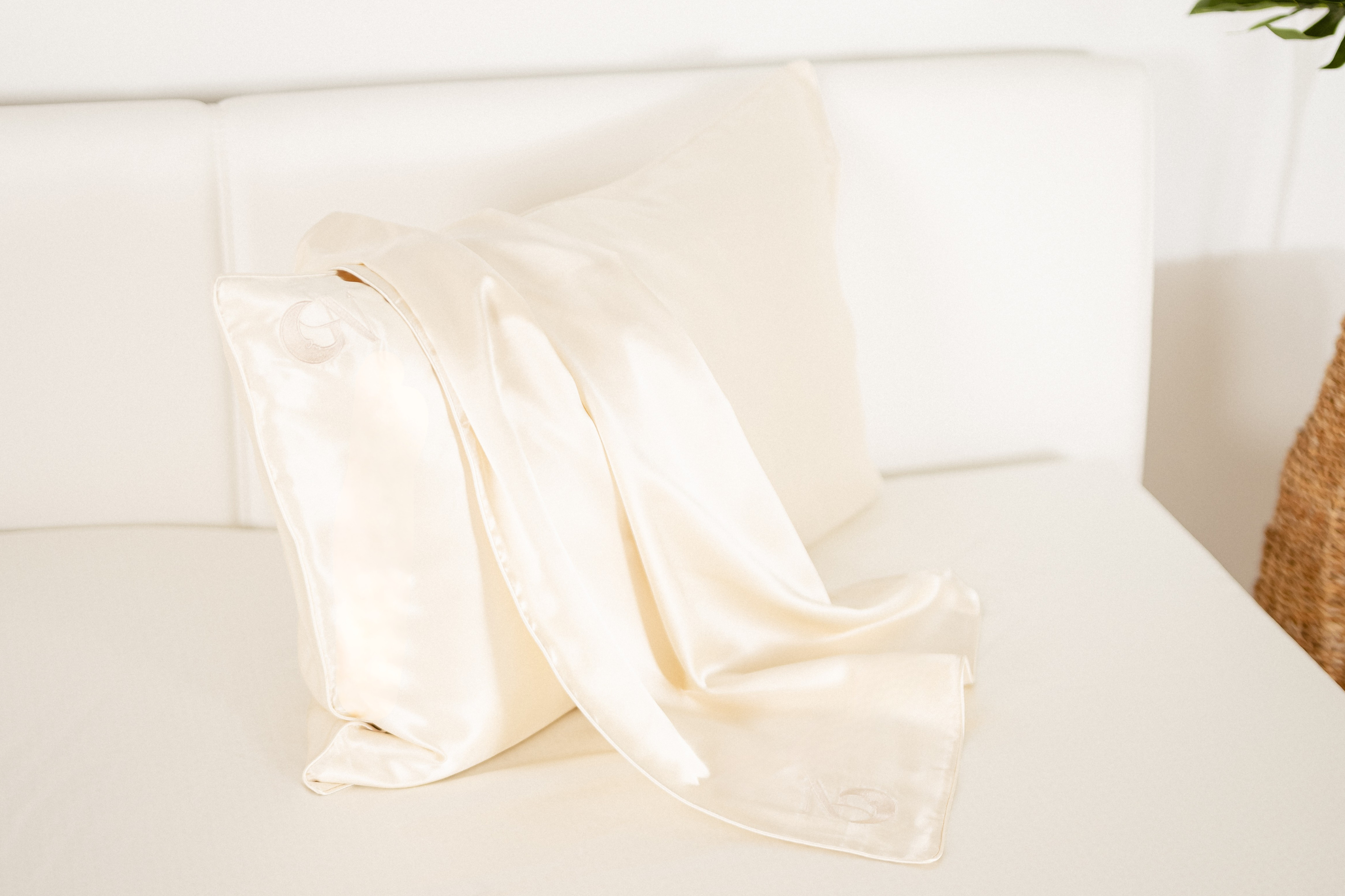 Federa di seta light champagne con bordino cordonato | 50 x 80 cm (1 pz.)