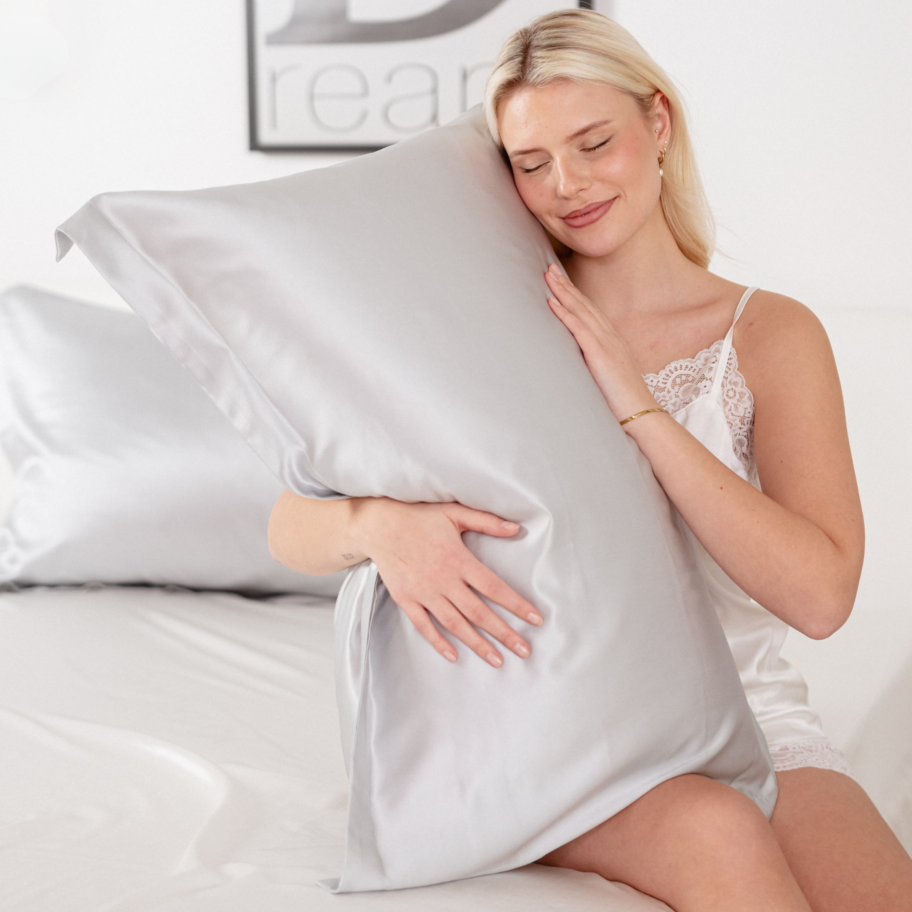 Federa in seta 50×80 in 100% pura seta (22 Momme, Classe 6A) di GN Glowy Nights® –  federa di seta dermatologicamente testata, effetto anti-crespo, per capelli morbidi e una pelle luminosa