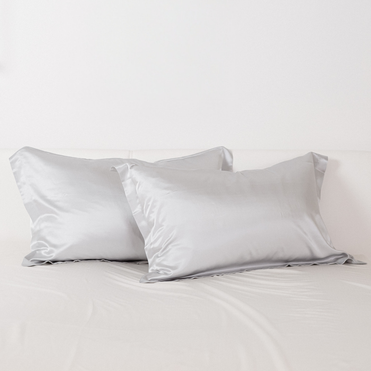 Federa in seta 50×80 in 100% pura seta (22 Momme, Classe 6A) di GN Glowy Nights® –  federa di seta dermatologicamente testata, effetto anti-crespo, per capelli morbidi e una pelle luminosa